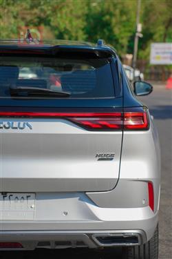 دۆنگ فینگ ئیلۆس هیوج